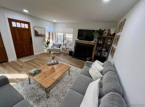 Living - 2137 Alpine Glen Pl, Alpine, CA 91901 photo 2 of 3