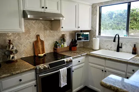 Kitchen - 2137 Alpine Glen Pl, Alpine, CA 91901 photo 5 of 6