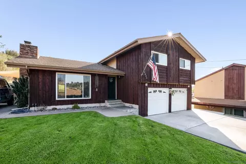 9035 Mac Ln, Spring Valley, CA 91977