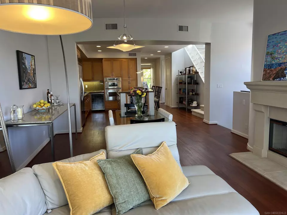 Living - 1544 10th Ave, San Diego, CA 92101 photo 3 of 8