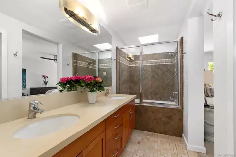 Bath - 1544 10th Ave, San Diego, CA 92101 photo 1 of 2