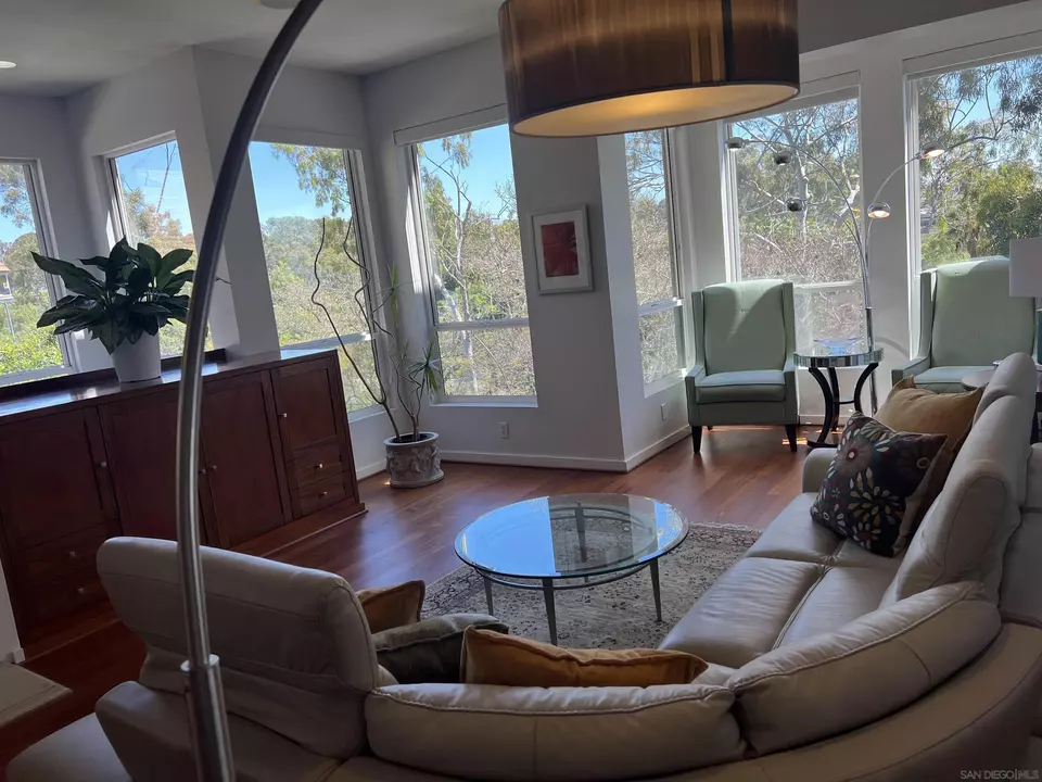 Living - 1544 10th Ave, San Diego, CA 92101 photo 7 of 8