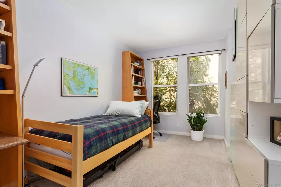 Bedroom - 1544 10th Ave, San Diego, CA 92101 photo 3 of 4