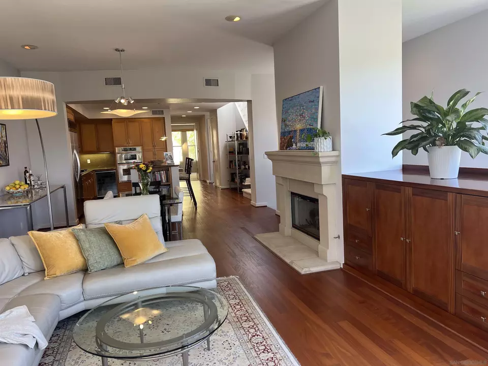Living - 1544 10th Ave, San Diego, CA 92101 photo 5 of 8