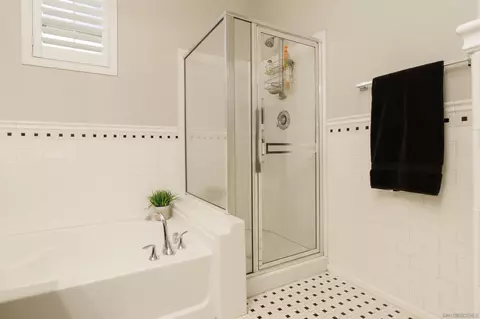 Bath - 1711 Montilla St, Santee, CA 92071 photo 3 of 4