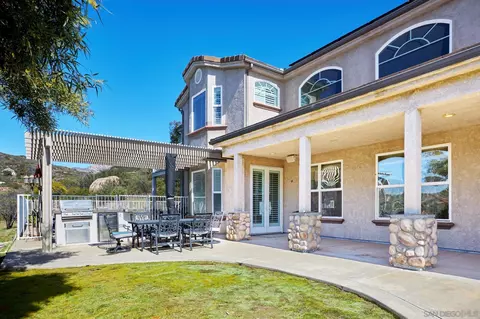 9898 Bridon Rd, El Cajon, CA 92021
