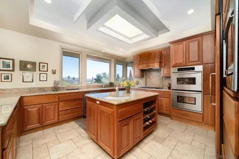 Kitchen - 1176 Sierra Bonita, Fallbrook, CA 92028 photo 2 of 6