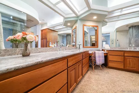 Bath - 1176 Sierra Bonita, Fallbrook, CA 92028 photo 2 of 8