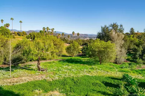 View/Area - 1176 Sierra Bonita, Fallbrook, CA 92028 photo 3 of 9