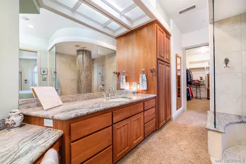 Bath - 1176 Sierra Bonita, Fallbrook, CA 92028 photo 4 of 8