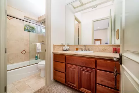 Bath - 1176 Sierra Bonita, Fallbrook, CA 92028 photo 7 of 8