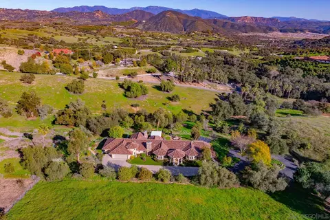 View/Area - 1176 Sierra Bonita, Fallbrook, CA 92028 photo 4 of 9