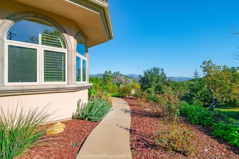 Exterior - 1176 Sierra Bonita, Fallbrook, CA 92028 photo 13 of 19