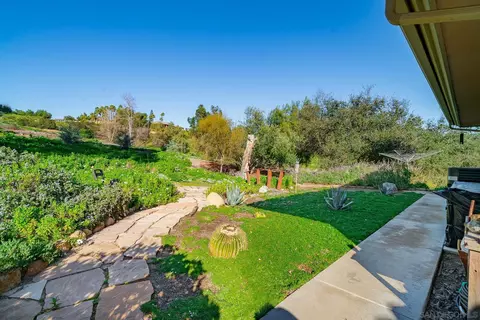 Exterior - 1176 Sierra Bonita, Fallbrook, CA 92028 photo 14 of 19
