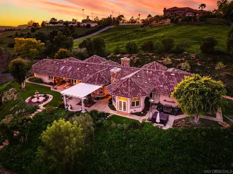 View/Area - 1176 Sierra Bonita, Fallbrook, CA 92028 photo 7 of 9
