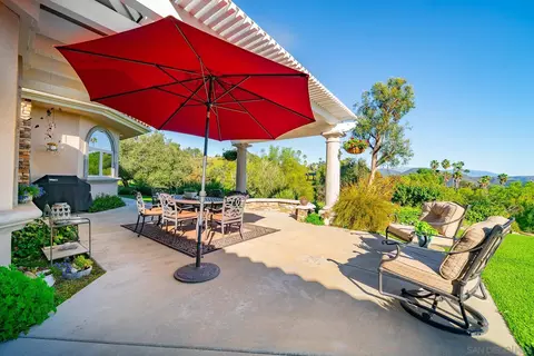 Exterior - 1176 Sierra Bonita, Fallbrook, CA 92028 photo 5 of 19