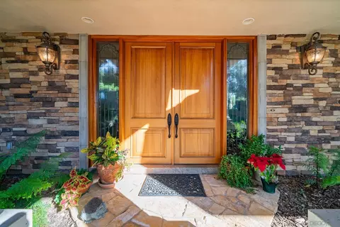 Entry Way - 1176 Sierra Bonita, Fallbrook, CA 92028 photo 1 of 1
