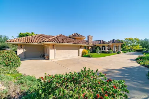 Exterior - 1176 Sierra Bonita, Fallbrook, CA 92028 photo 17 of 19