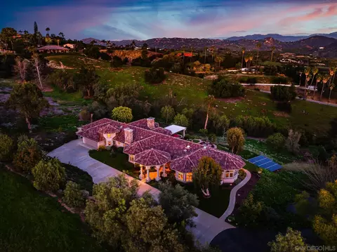 View/Area - 1176 Sierra Bonita, Fallbrook, CA 92028 photo 8 of 9
