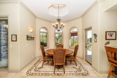 Dining - 1176 Sierra Bonita, Fallbrook, CA 92028 photo 2 of 2