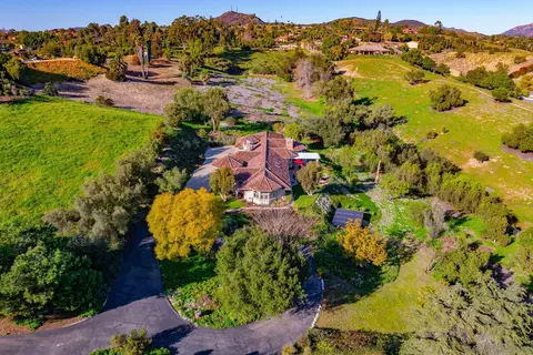 View/Area - 1176 Sierra Bonita, Fallbrook, CA 92028 photo 6 of 9