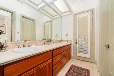 Bath - 1176 Sierra Bonita, Fallbrook, CA 92028 photo 8 of 8