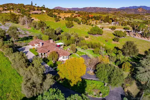 View/Area - 1176 Sierra Bonita, Fallbrook, CA 92028 photo 5 of 9