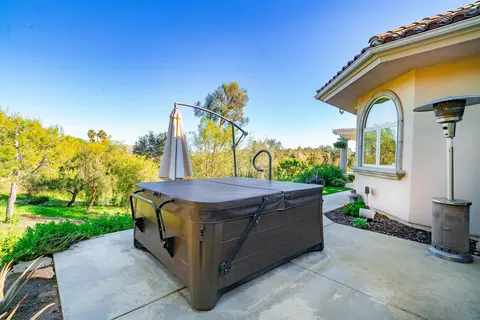 Exterior - 1176 Sierra Bonita, Fallbrook, CA 92028 photo 10 of 19