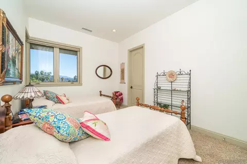 Bedroom - 1176 Sierra Bonita, Fallbrook, CA 92028 photo 6 of 7