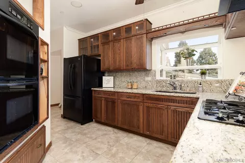 Kitchen - 34666 Navajo Rd, Julian, CA 92036 photo 1 of 3