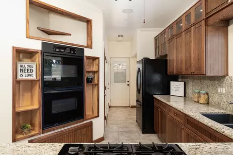 Kitchen - 34666 Navajo Rd, Julian, CA 92036 photo 2 of 3