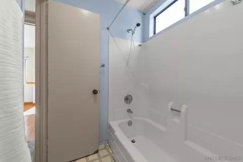 Bath - 1410 3rd St, Coronado, CA 92118 photo 5 of 6