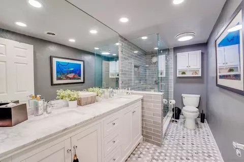 Bath - 4336 Avenida Gregory, Spring Valley, CA 91977 photo 2 of 4