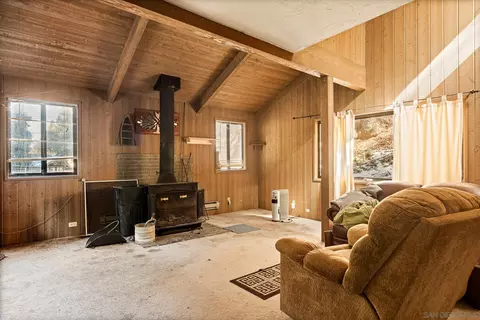Bedroom - 25123 Moon Dr, Crestline, CA 92325 photo 1 of 2