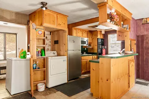 Kitchen - 25123 Moon Dr, Crestline, CA 92325 photo 3 of 3