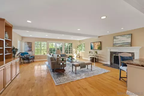 Living - 14249 Mango Dr, Del Mar, CA 92014 photo 5 of 10