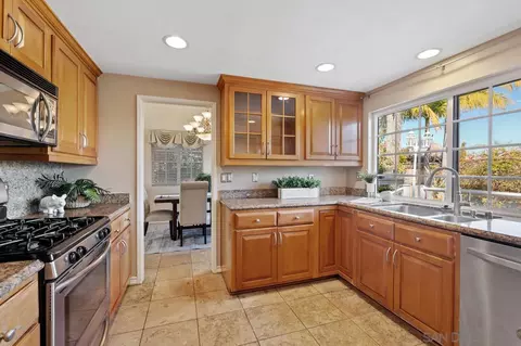 Kitchen - 14249 Mango Dr, Del Mar, CA 92014 photo 3 of 4