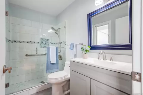 Bath - 14853 Sunrise Dr, Poway, CA 92064 photo 2 of 3
