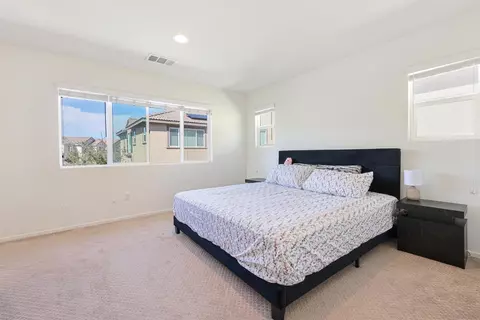 Bedroom - 271 Spotted Saddle Way, Fallbrook, CA 92028 photo 2 of 4
