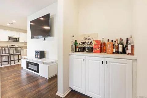 Kitchen - 271 Spotted Saddle Way, Fallbrook, CA 92028 photo 2 of 2