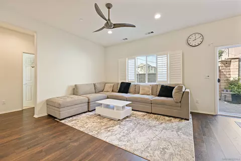 Living - 271 Spotted Saddle Way, Fallbrook, CA 92028 photo 1 of 2