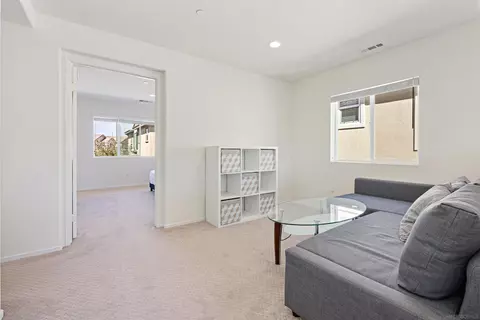 Bedroom - 271 Spotted Saddle Way, Fallbrook, CA 92028 photo 1 of 4