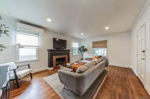 6523 Gentry Ave, North Hollywood, CA 91606