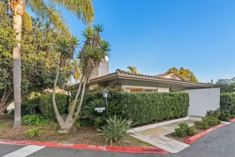 Exterior - 7017 Estrella De Mar Rd, Carlsbad, CA 92009 photo 2 of 8