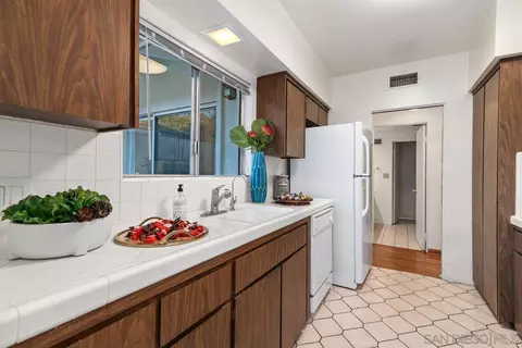 Kitchen - 7017 Estrella De Mar Rd, Carlsbad, CA 92009 photo 3 of 3