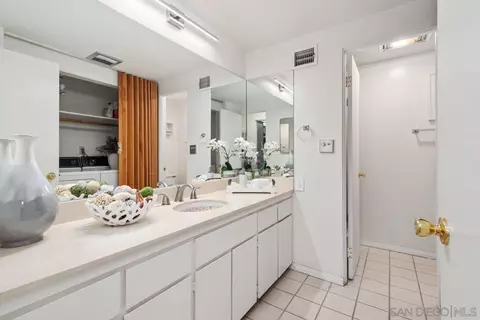 Bath - 7017 Estrella De Mar Rd, Carlsbad, CA 92009 photo 1 of 2