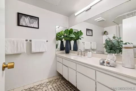Bath - 7017 Estrella De Mar Rd, Carlsbad, CA 92009 photo 2 of 2