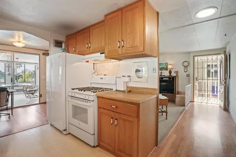 Kitchen - 444 N El Camino Real #92, Encinitas, CA 92024 photo 2 of 4