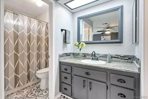 Bath - 13933 Midland Rd, Poway, CA 92064 photo 2 of 3