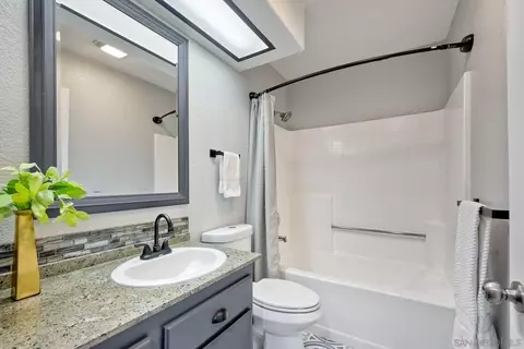 Bath - 13933 Midland Rd, Poway, CA 92064 photo 3 of 3